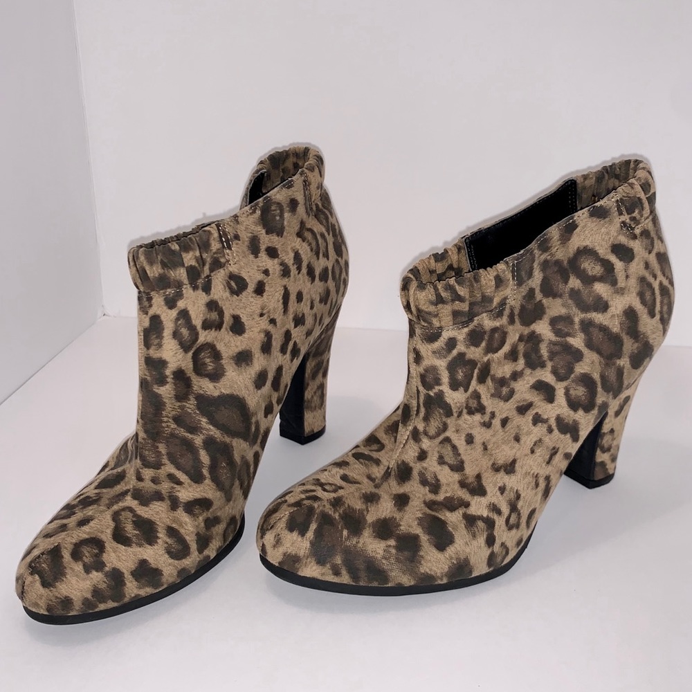 Sam & Libby Selena Ankle Boot Bootie Leopard Sz 7